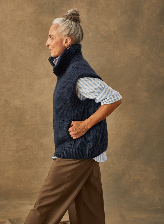 Ready-Knit: Hand-Knit Collared Zip-up Vest